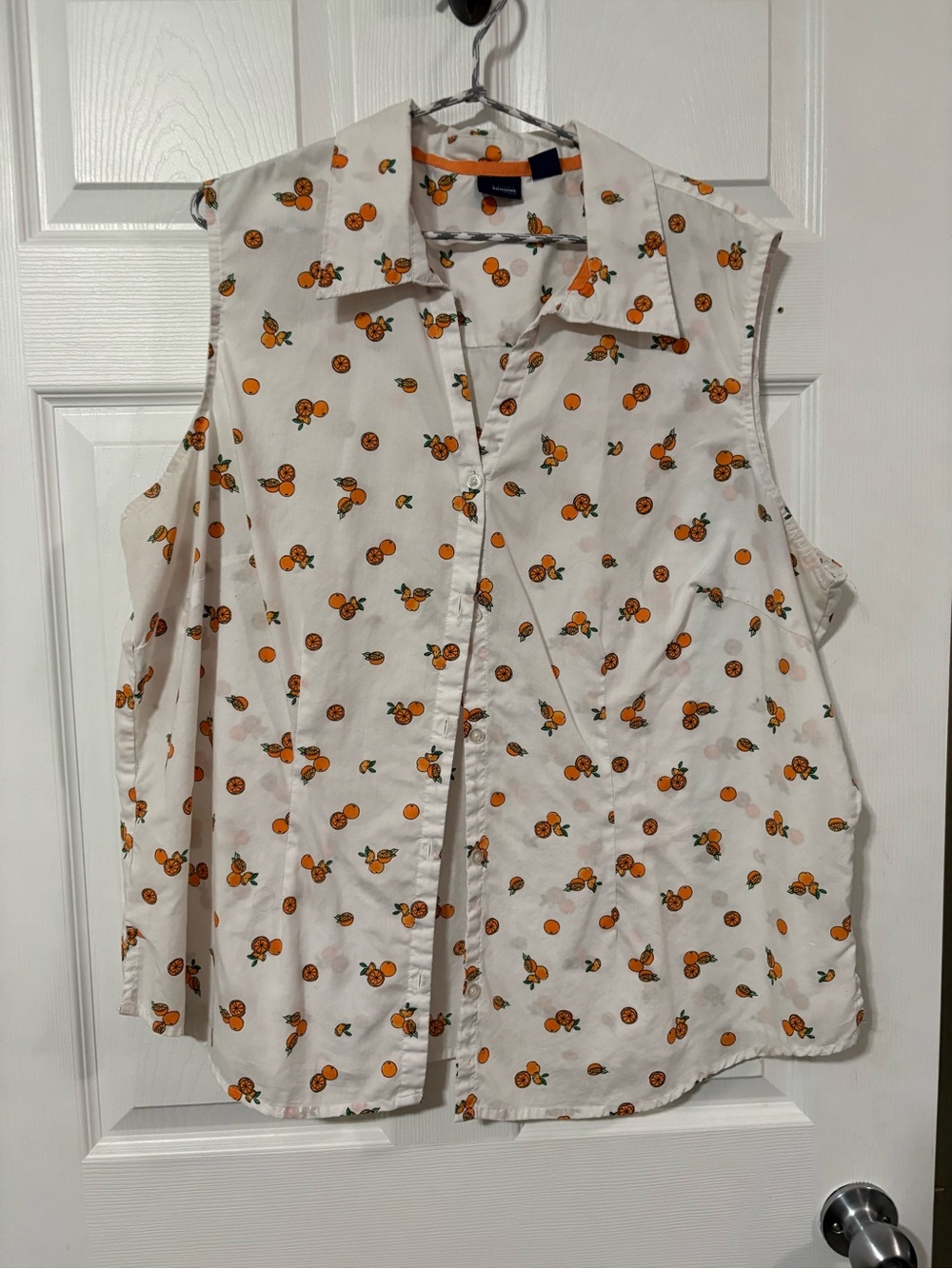 Basic Editions White Sleeveless Button-Down Shirt with Orange Fruit Print